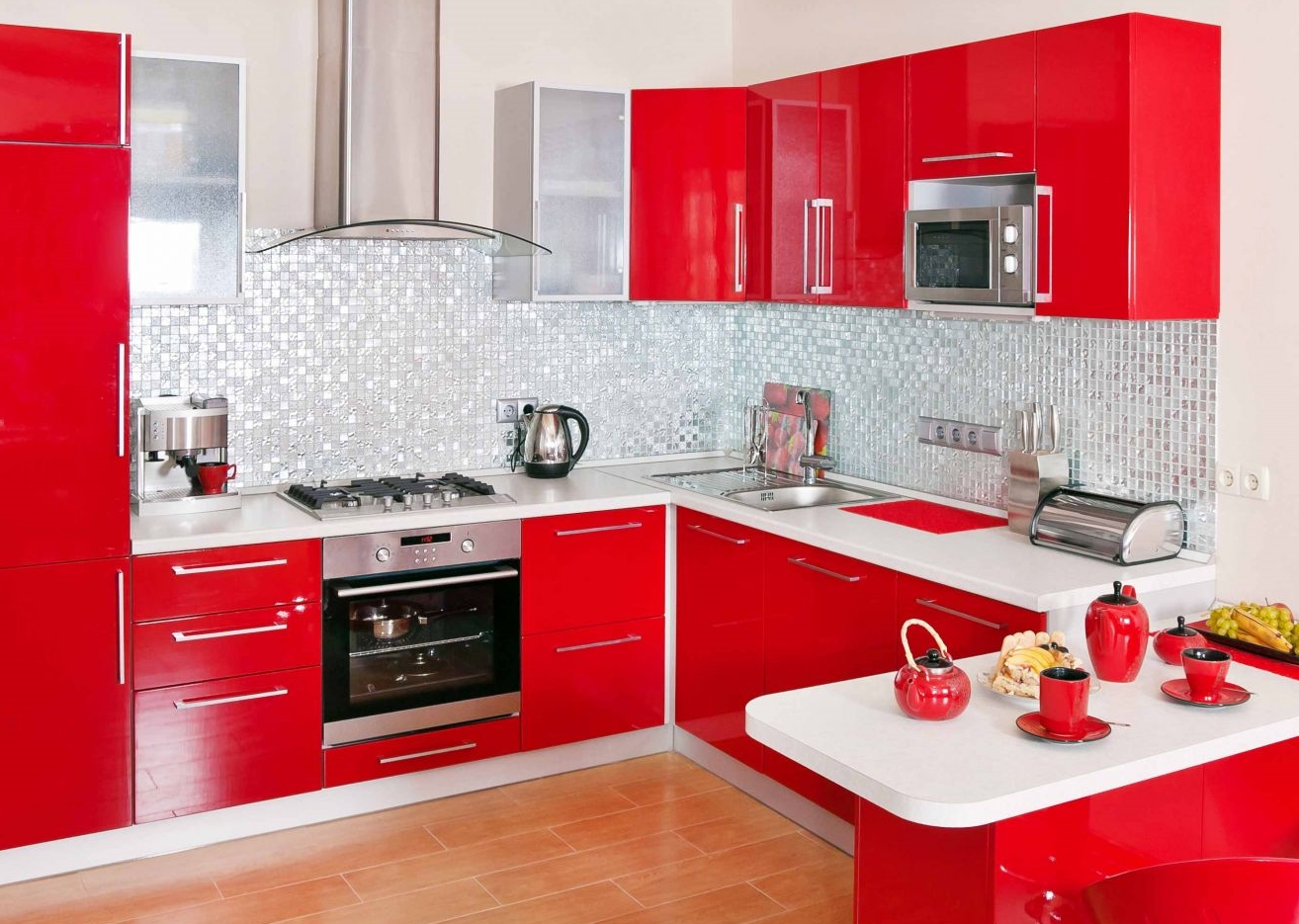 Глянцевые панели МДФ Kastamonu в интерьере кухни